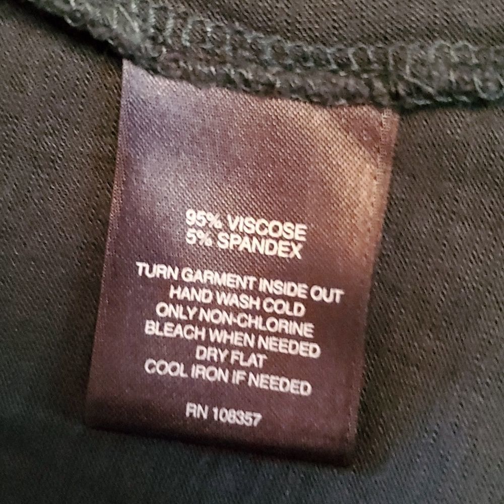 Signature studio top   - Picture 3 of 3